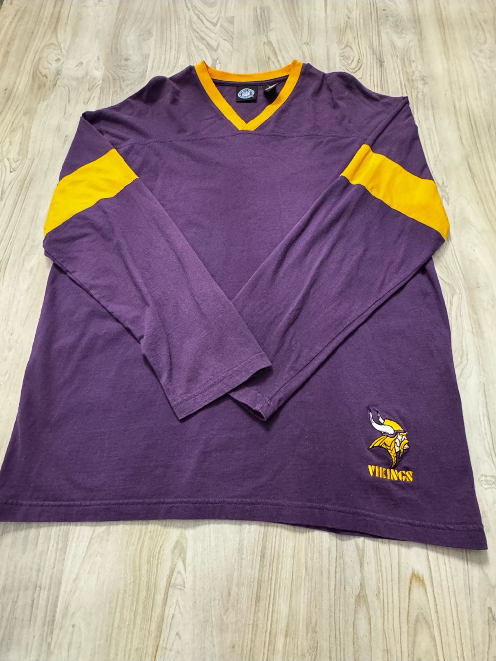 Y2K 2000 NFL Purple and Gold Vikings Long-Sleeve V-Neck Jersey Shirt, logo